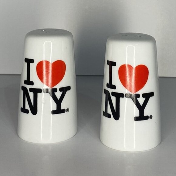 I heart New York Salt & Pepper Shakers - Picture 1 of 5
